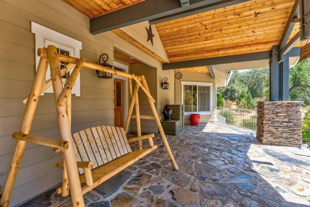 New Yosemite Family Retreat With Pond & Game Room! Coarsegold Exterior foto